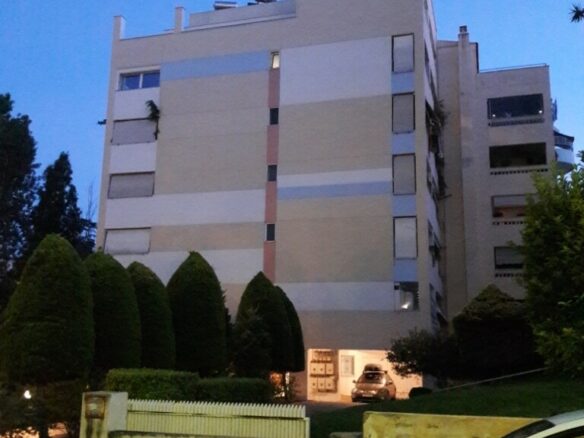 3-bedroom Flat In Palaio Faliro, Greece (218 M²)