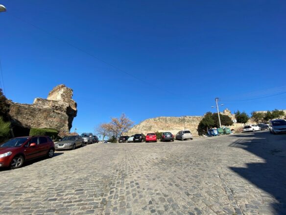 4-bedroom Building In Ano Poli, Greece (167 M²)