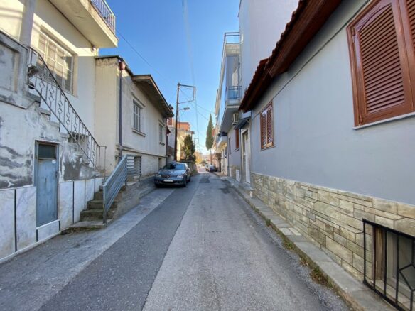 4-bedroom Building In Ano Poli, Greece (167 M²)