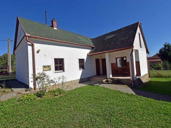 Three-bedroom House In Porrogszentpál, Somogy Region