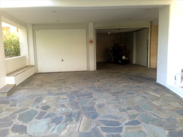 3-bedroom Duplex In Cholargos, Greece (173 M²)