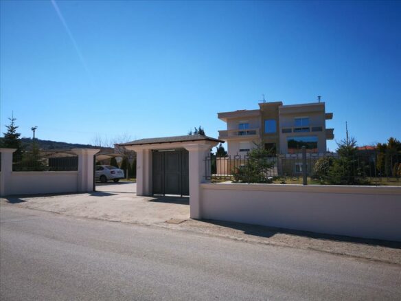Villa In Thessaloniki With 320 M² Surface Area