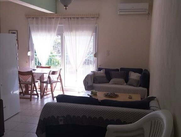 3-bedroom Business In Thisvi, Greece (114 M²)