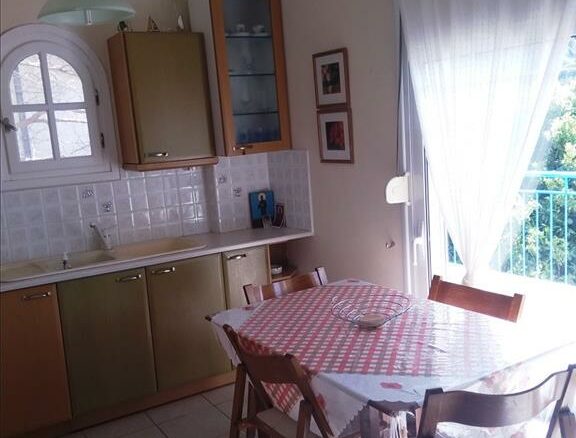 3-bedroom Business In Thisvi, Greece (114 M²)