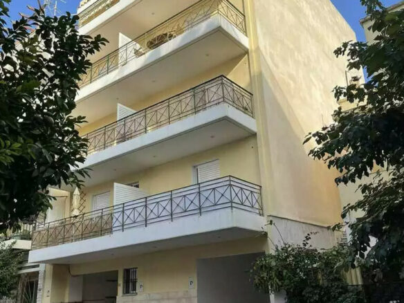 Building In Aigaleo, Greece (665 M²)