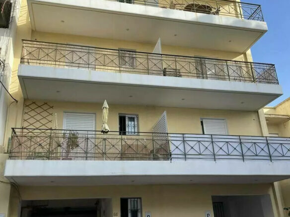 Building In Aigaleo, Greece (665 M²)