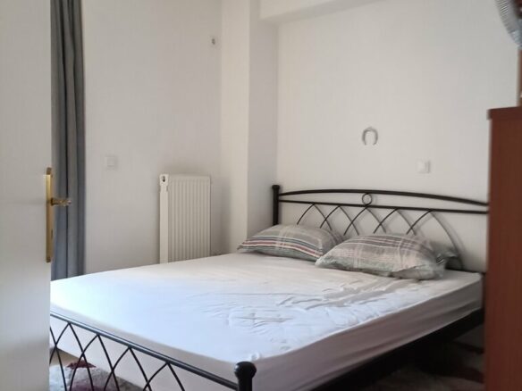 Building In Aigaleo, Greece (665 M²)