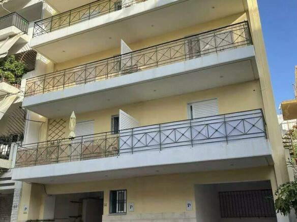 Building In Aigaleo, Greece (665 M²)