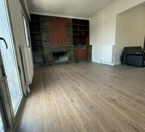 3-bedroom Flat In Peristeri, Greece (118 M²)
