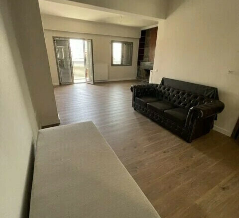 3-bedroom Flat In Peristeri, Greece (118 M²)