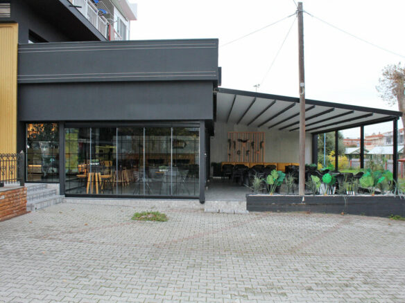 Business In Easts Olimpos, Greece (250 M²)