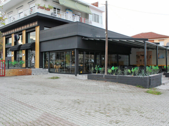 Business In Easts Olimpos, Greece (250 M²)