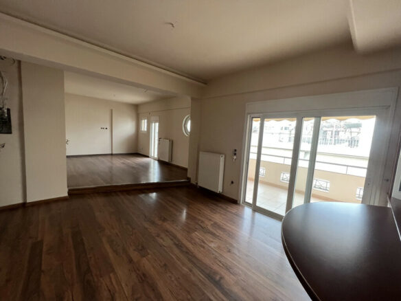 1-bedroom Flat In Aigaleo, Greece (150 M²)