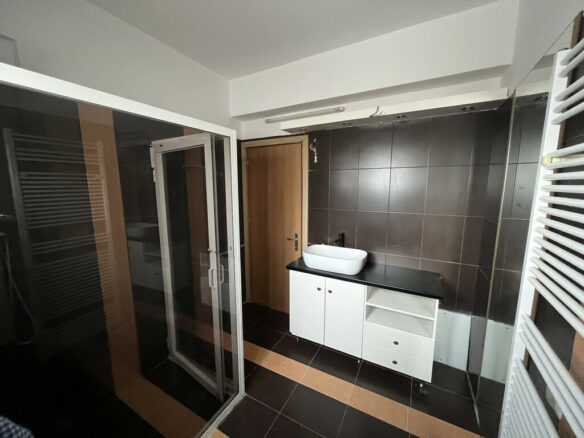 1-bedroom Flat In Aigaleo, Greece (150 M²)