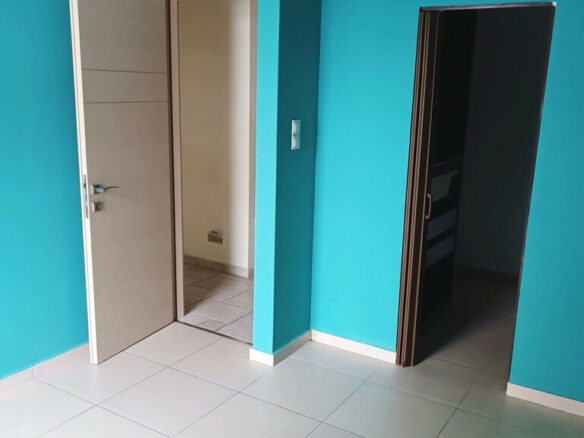 2-bedroom Flat In Koridallos, Greece (88 M²)
