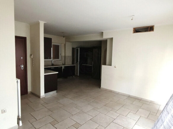 2-bedroom Flat In Koridallos, Greece (88 M²)