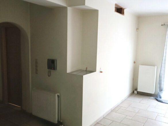 2-bedroom Flat In Koridallos, Greece (88 M²)