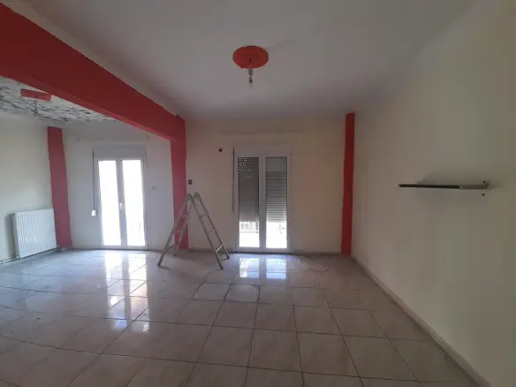 Two-bedroom Flat In Thessaloniki With Modern Features