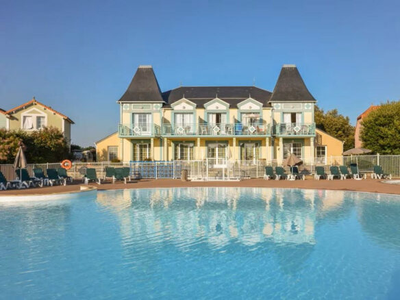 2-bedroom House In Talmont-saint-hilaire, France (44 M²)
