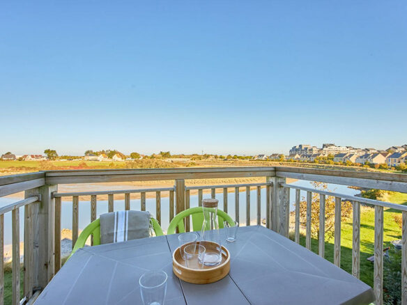 1-bedroom Apartment In Courseulles-sur-mer, France (28 M²)