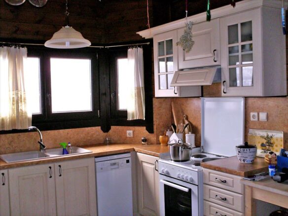 4-bedroom Detached House In Amarinthos, Greece (210 M²)
