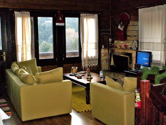 4-bedroom Detached House In Amarinthos, Greece (210 M²)