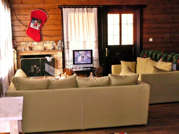 4-bedroom Detached House In Amarinthos, Greece (210 M²)