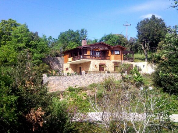 4-bedroom Detached House In Amarinthos, Greece (210 M²)