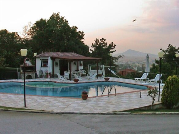 6-bedroom Villa In Lagkadas, Greece (480 M²)