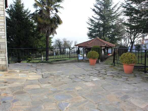 6-bedroom Villa In Lagkadas, Greece (480 M²)