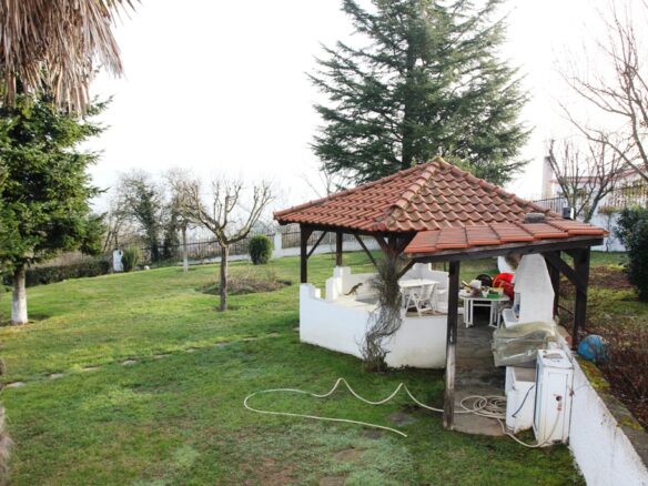 6-bedroom Villa In Lagkadas, Greece (480 M²)
