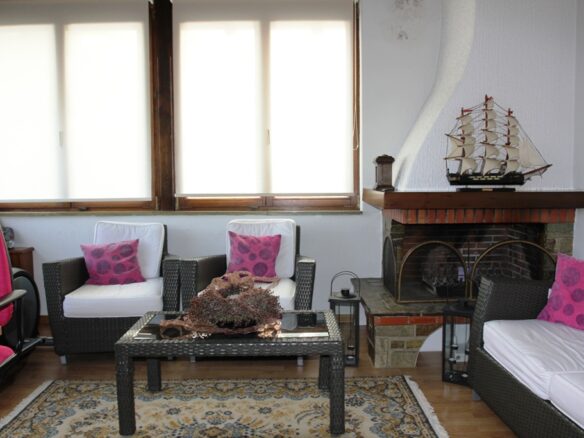 6-bedroom Villa In Lagkadas, Greece (480 M²)