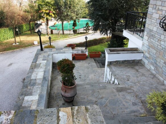 6-bedroom Villa In Lagkadas, Greece (480 M²)