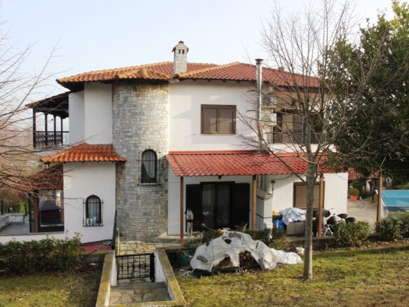 6-bedroom Villa In Lagkadas, Greece (480 M²)