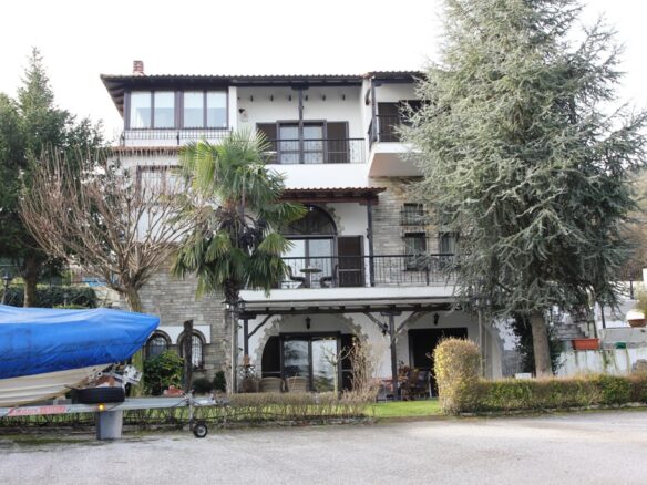 6-bedroom Villa In Lagkadas, Greece (480 M²)
