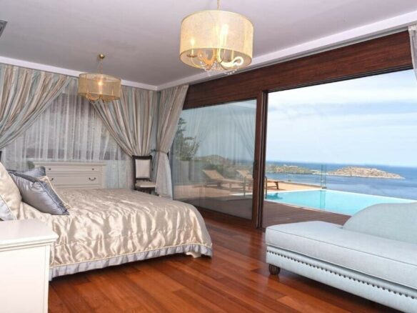 4-bedroom Villa In Elounda, Greece (250 M²)