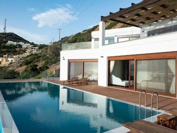 4-bedroom Villa In Elounda, Greece (250 M²)