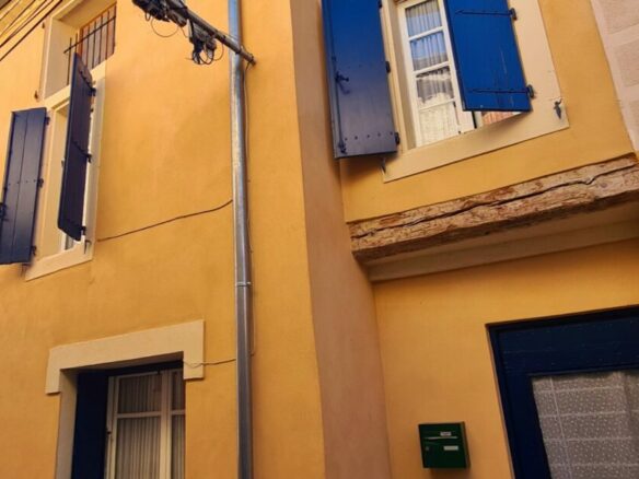 3-bedroom House In Creissan, France (158 M²)