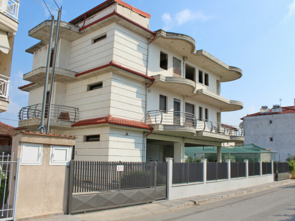 6-bedroom Detached House In Katerini, Greece (242 M²)