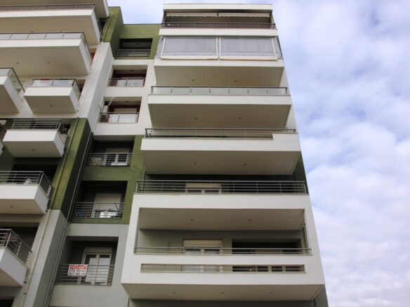Flat In Thessaloniki With 2 Bedrooms And Renovated Interiors