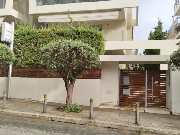 Flat With 2 Bedrooms And Terrace In Athens
