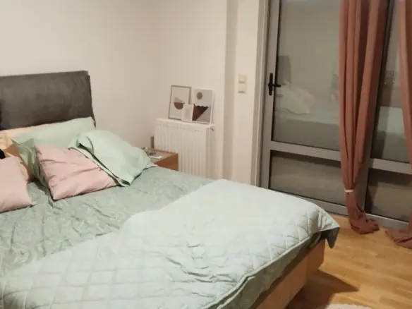 Flat With 2 Bedrooms And Terrace In Athens