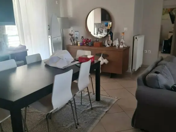 Flat With 2 Bedrooms In Central Athens