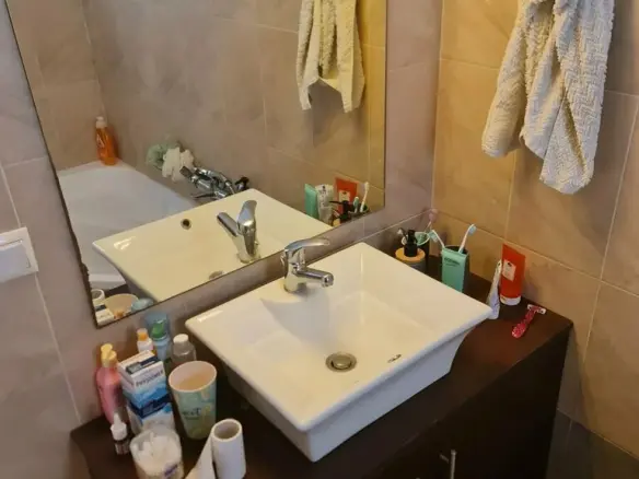 Flat With 2 Bedrooms In Central Athens