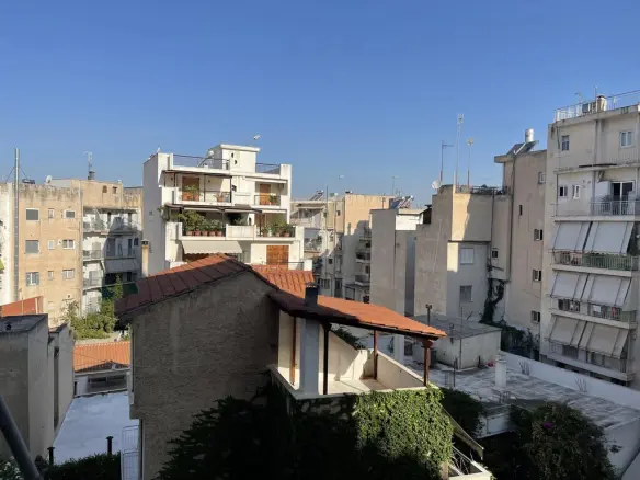 50 M² Apartment With Terrace In Athens