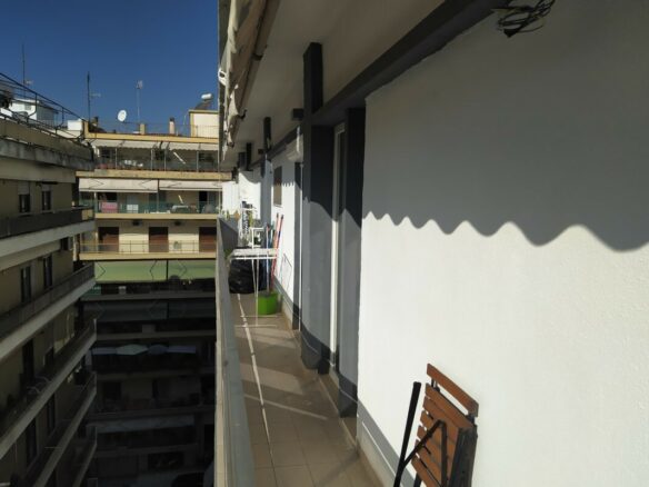 Flat With 3 Bedrooms And 2 Bathrooms In Thessaloniki