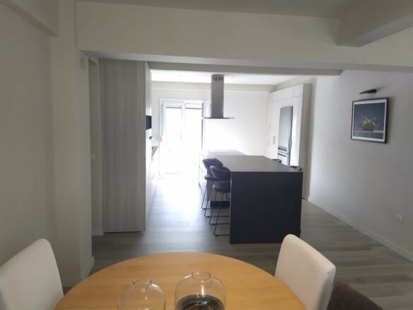 Flat With 3 Bedrooms And 2 Bathrooms In Thessaloniki