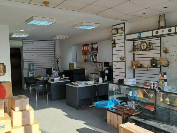 Building In Piraeus Port / Center, Greece (686 M²)
