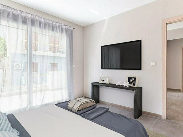 12-bedroom Building In Kolonos – Kolokynthous, Greece (768 M²)