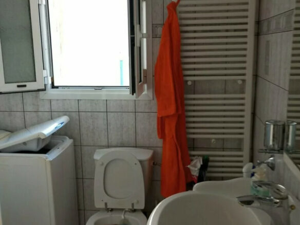 1-bedroom Building In Keratsini, Greece (320 M²)
